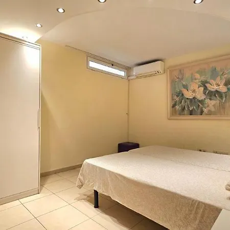 Big And Beautiful House Apartment *