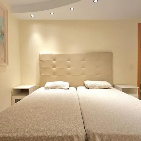 公寓 Big And Beautiful House