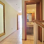 Big And Beautiful House Apartman *